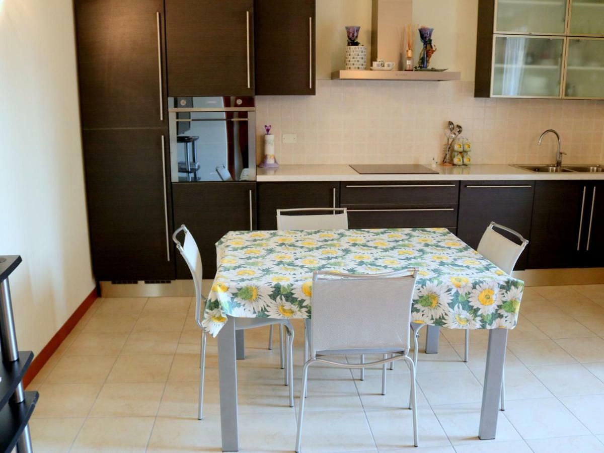 Small Residence Of Only 18 Apartments With Swimming Pool Lazise Exterior foto