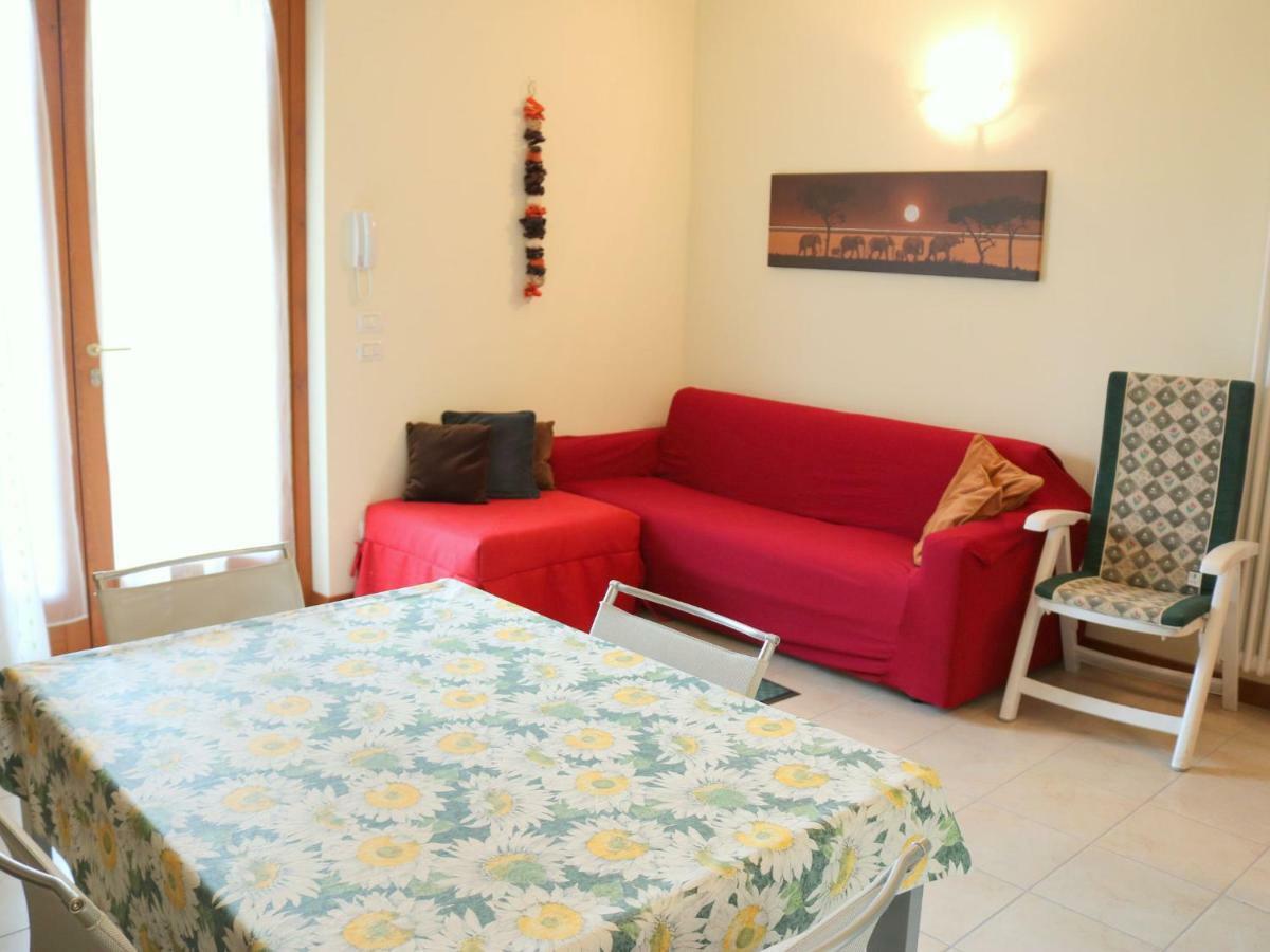Small Residence Of Only 18 Apartments With Swimming Pool Lazise Exterior foto