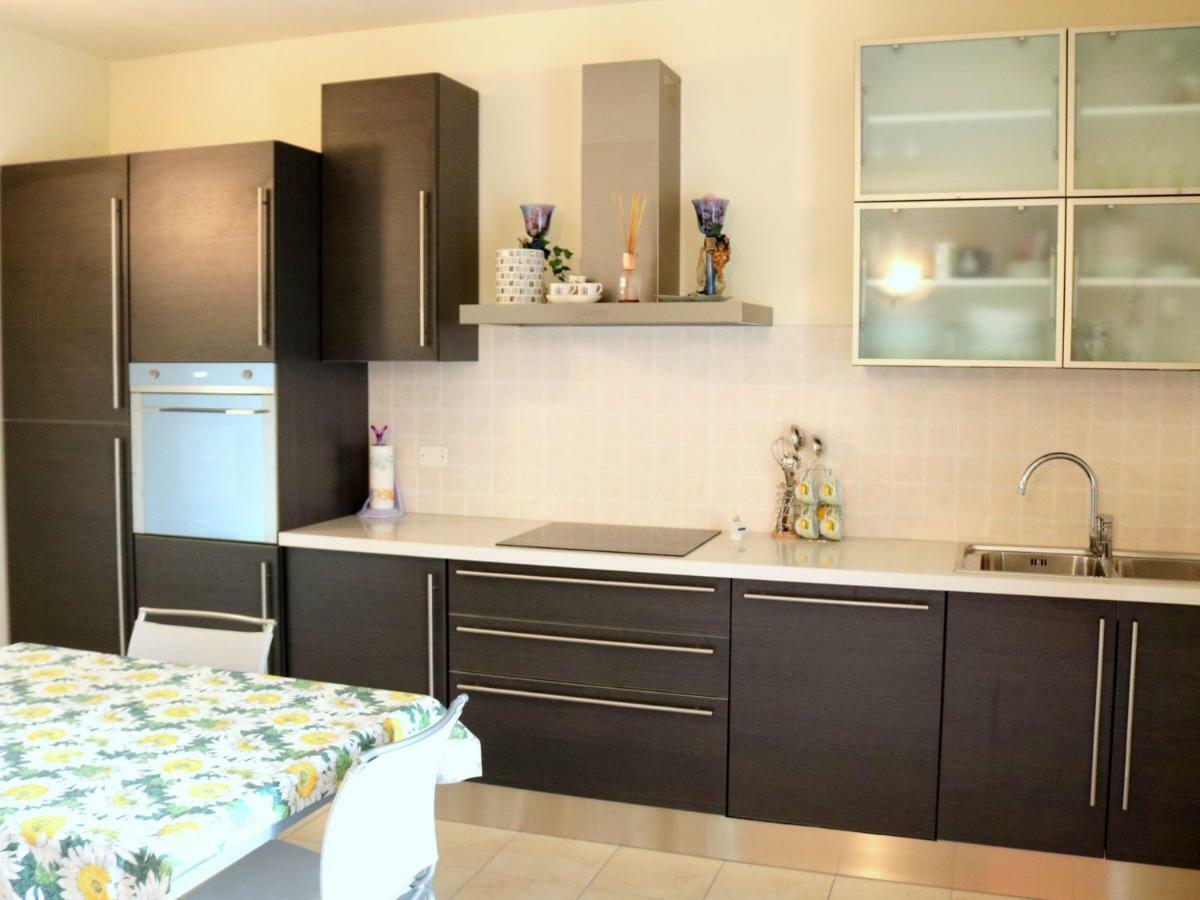 Small Residence Of Only 18 Apartments With Swimming Pool Lazise Exterior foto