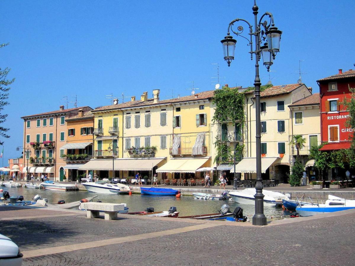 Small Residence Of Only 18 Apartments With Swimming Pool Lazise Exterior foto